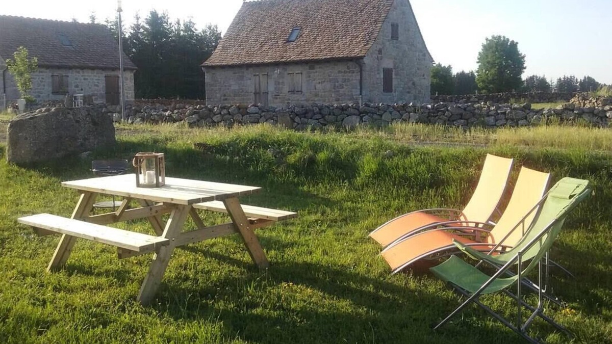 Nasbinals Apartment | Gite Masuc Solelhau A Nasbinals EN Plein Coeur DE L'aubrac