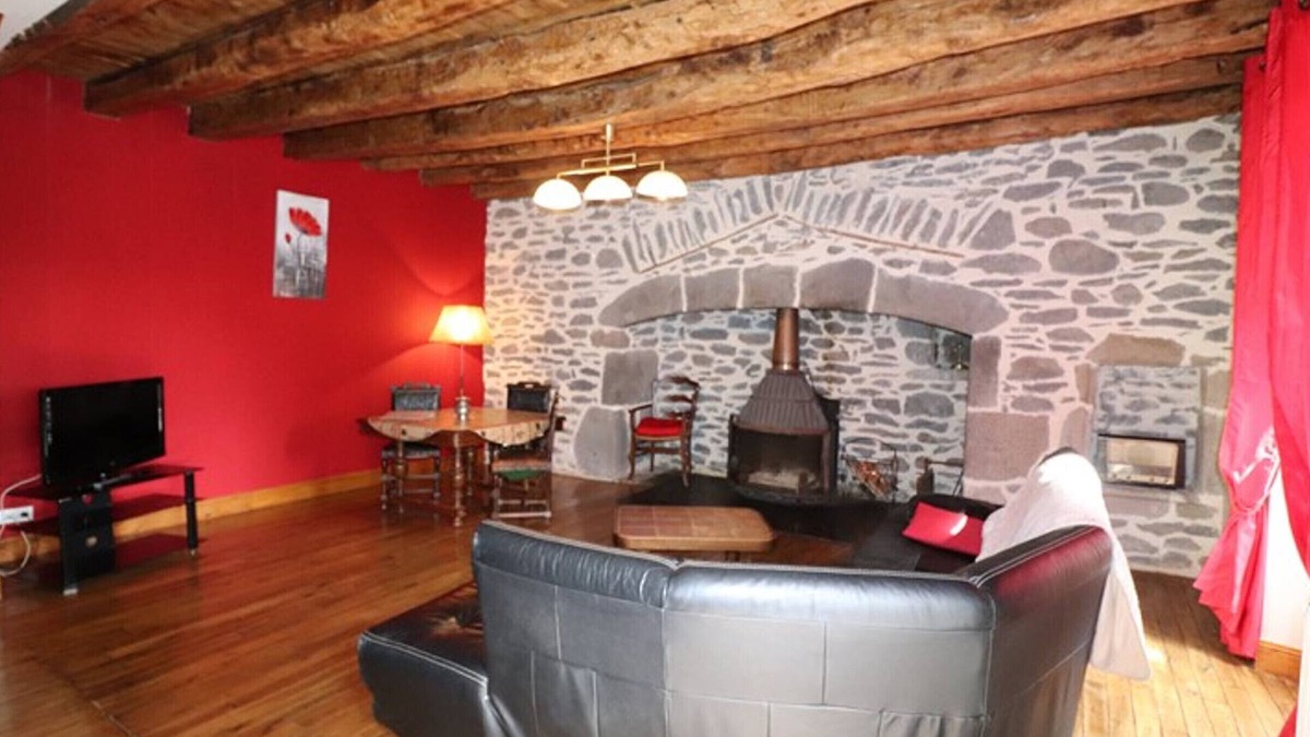 Mauriac Cottage | Gite Mauriac, 3 bedrooms, 6 persons