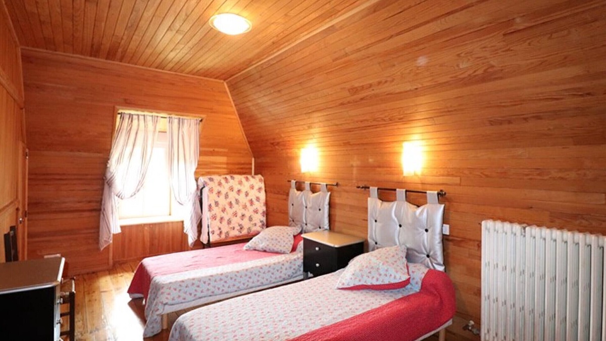 Mauriac Cottage | Gite Mauriac, 6 bedrooms, 12 persons