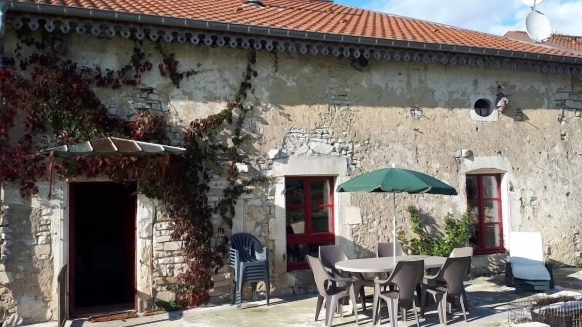 Mauvages Cottage | Gite Mauvages, 2 bedrooms, 6 persons
