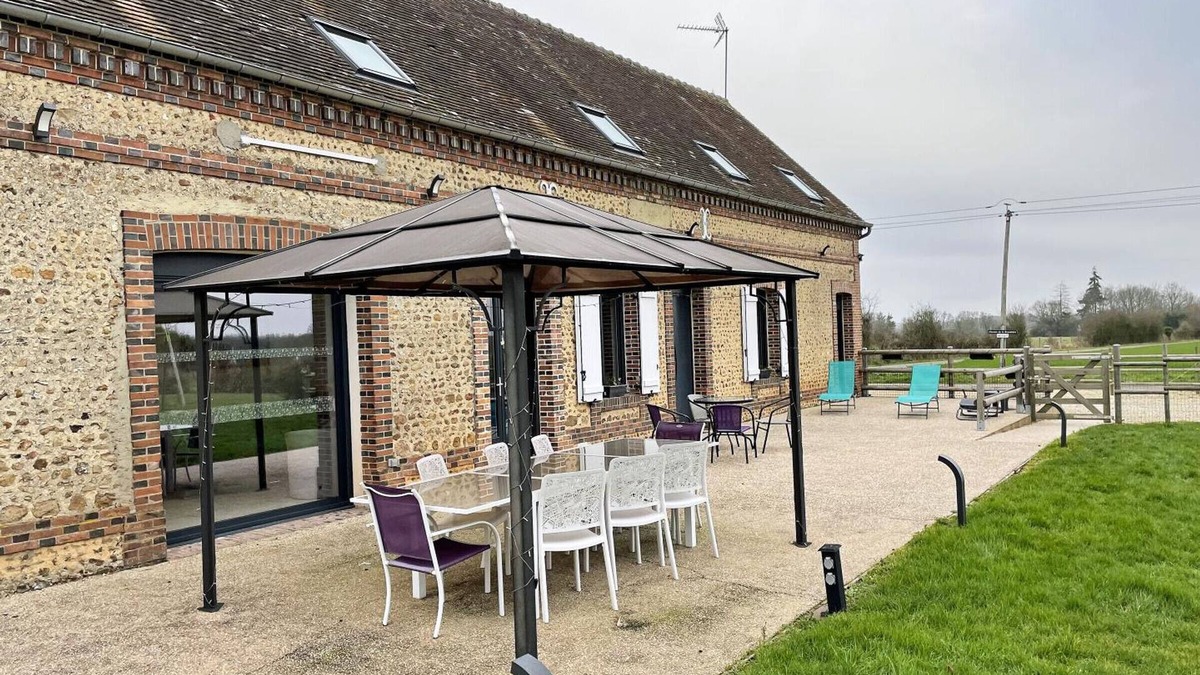 Moussonvilliers Cottage | Gite Moussonvilliers, 5 bedrooms, 12 persons