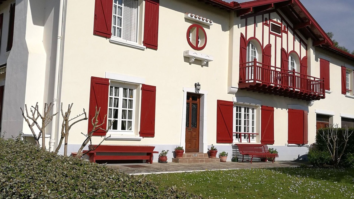 Hasparren Apartment | Gite Mulhoa classified 4 stars between Land and Sea, Near Thermes Cambo Les Bains