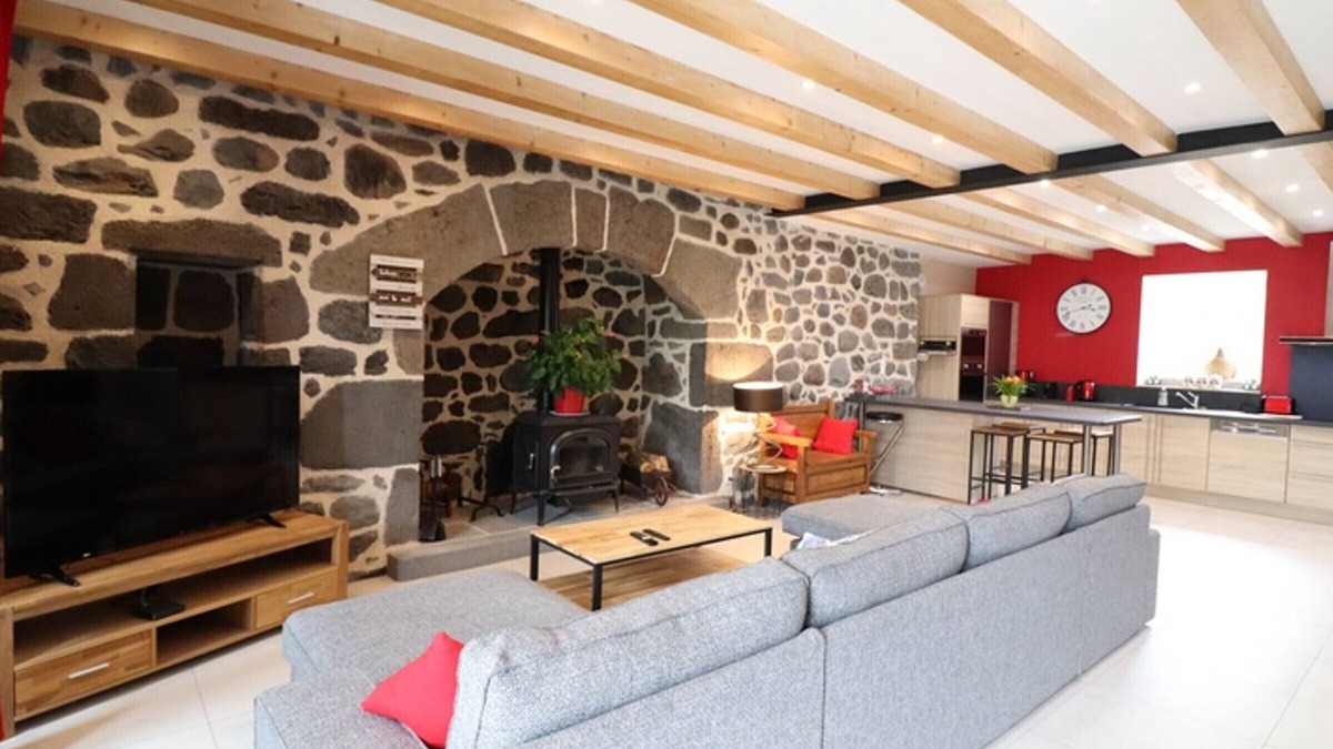 Neussargues-Moissac Cottage | Gite Neussargues en Pinatelle, 3 bedrooms, 6 persons