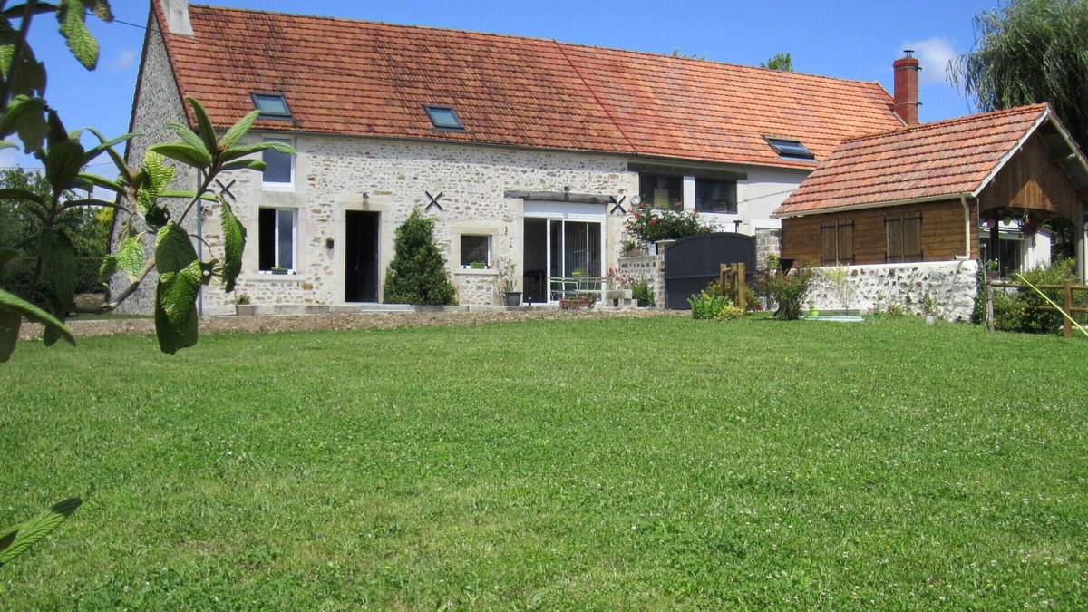 Nohant-Vic Cottage | Gite Nohant-Vic, 4 bedrooms, 11 persons