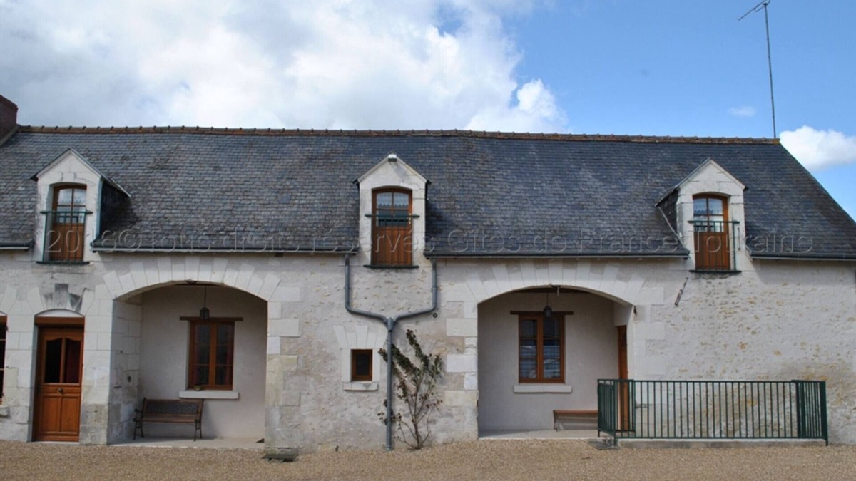 Nouans-les-Fontaines Cottage | Gite Nouans-les-Fontaines, 5 bedrooms, 12 persons