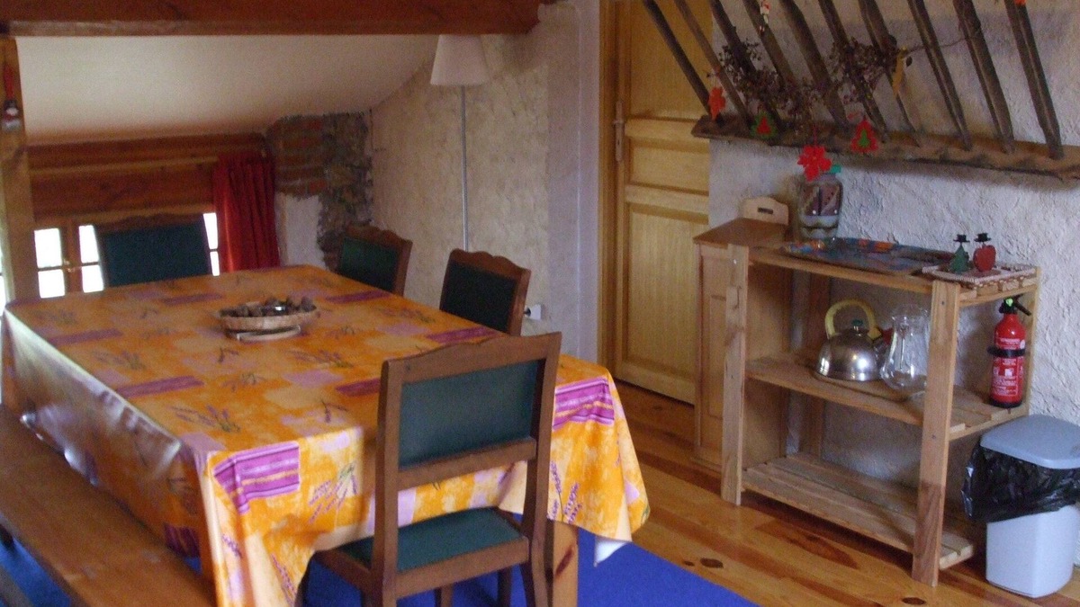Saint-Rirand Cottage | Gite of Benoits Old barn