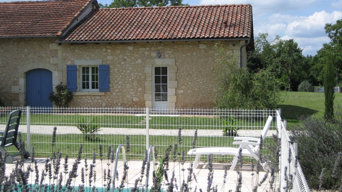 Sourzac Cottage | gite of Las peyras with swimming pool