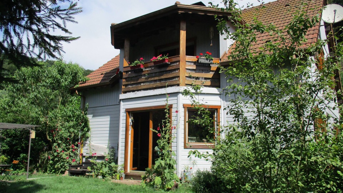 Lutzelbourg Apartment | Gîte of the flowered wood.