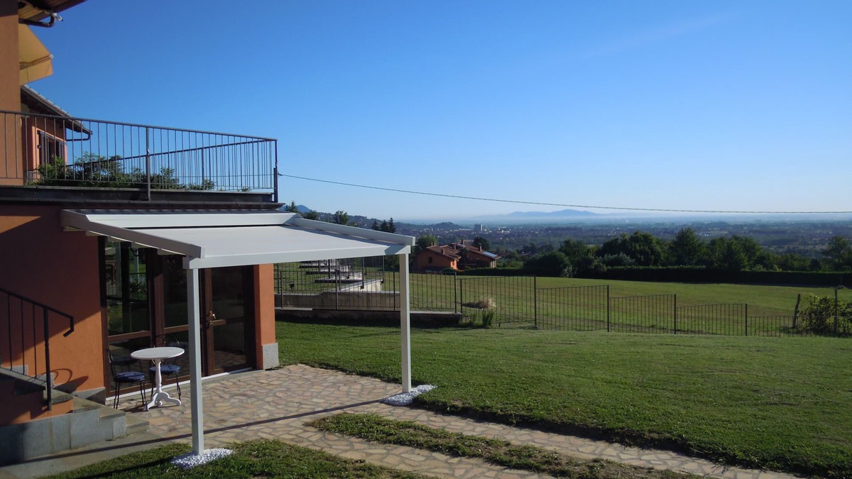 San Secondo di Pinerolo House | Gîte on the hill, for all-season living, with swimming pool in summer