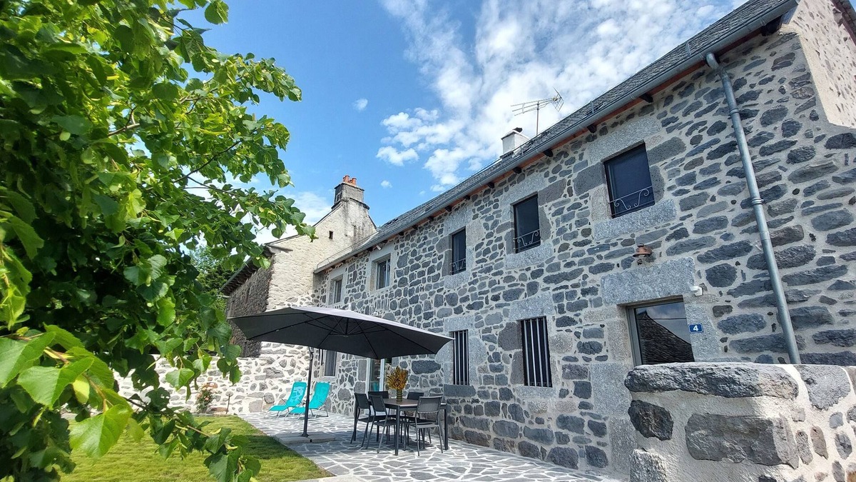 Cassuejouls House | Gite on the heights of Cassuéjouls