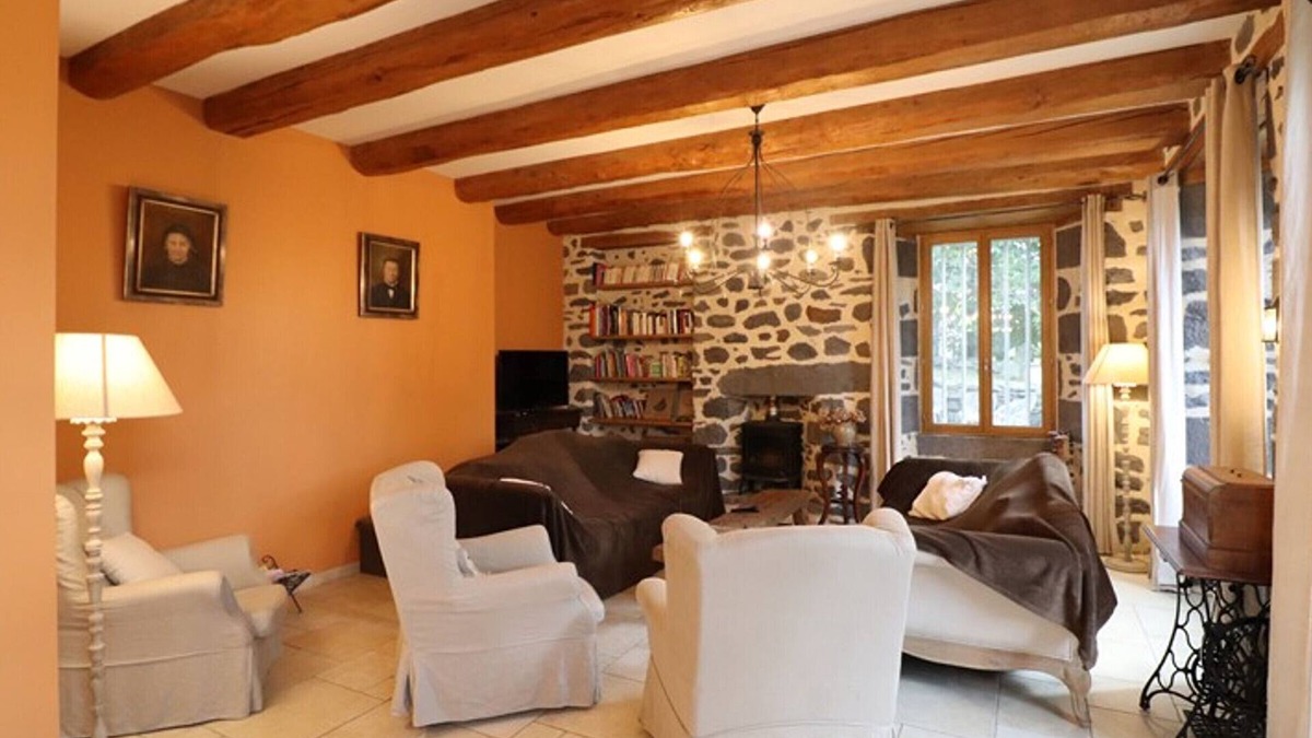 Paulhac Cottage | Gite Paulhac, 5 bedrooms, 12 persons