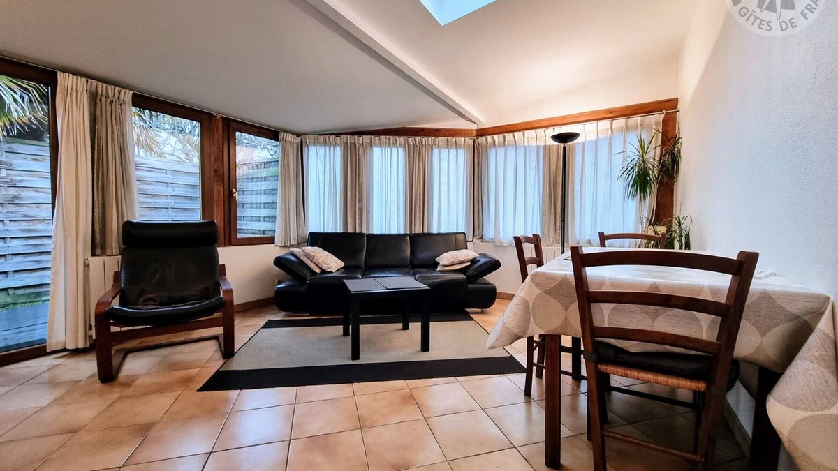 Saint-Brice-sous-Foret Cottage | Gite Piscop, 1 bedroom, 2 persons
