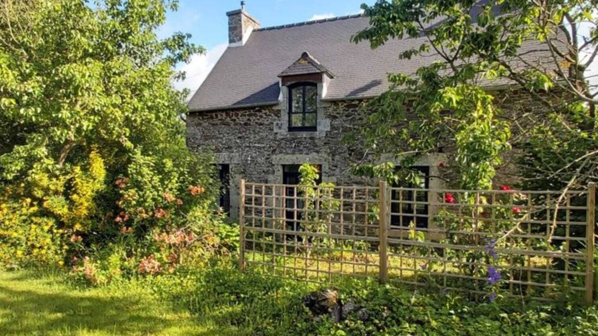Ruca House | Gite Proche Plages: St Cast Frehel Refait Neuf Dans Hameau .jard+ Terrasse Calme