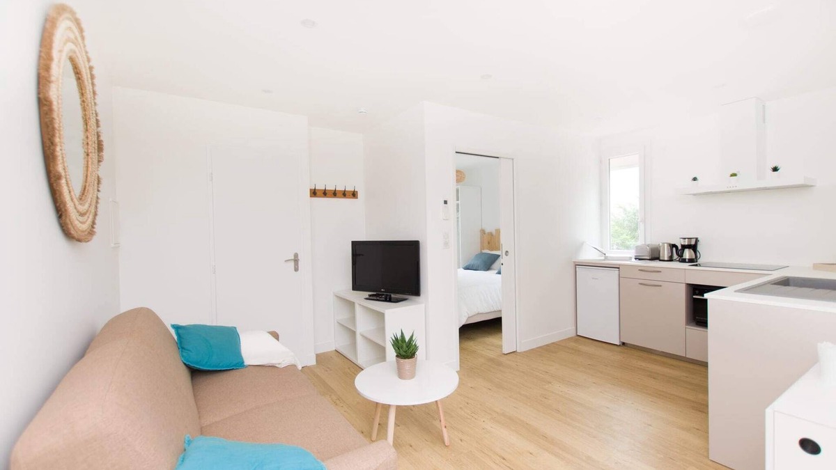 Pujaudran Cottage | Gîte Pujaudrine, 2 rooms, air-conditioned with terrace for 1 to 4 people - shared outdoor swimming pool