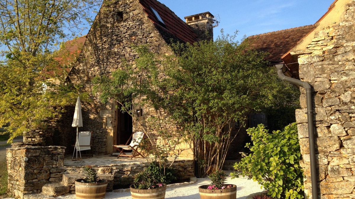 Castels et Bezenac House | Gite rental L'Ostalet stone house in black Perigord, Sarlat