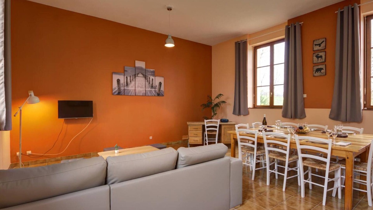 Saint Bonnet des Quarts Cottage | Gite Saint-Bonnet-des-Quarts, 3 bedrooms, 6 persons