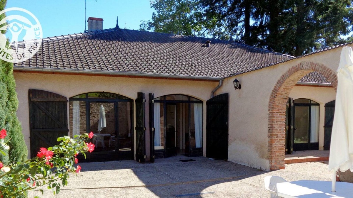 Saint-Haon-le-Vieux Cottage | Gite Saint-Haon-le-Vieux, 3 bedrooms, 5 persons