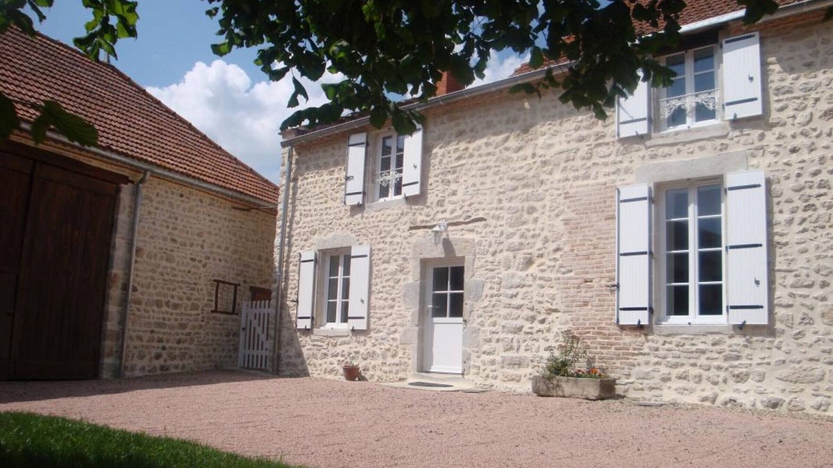 Saint-Priest-d'Andelot Cottage | Gite Saint-Priest-d'Andelot, 2 bedrooms, 4 persons