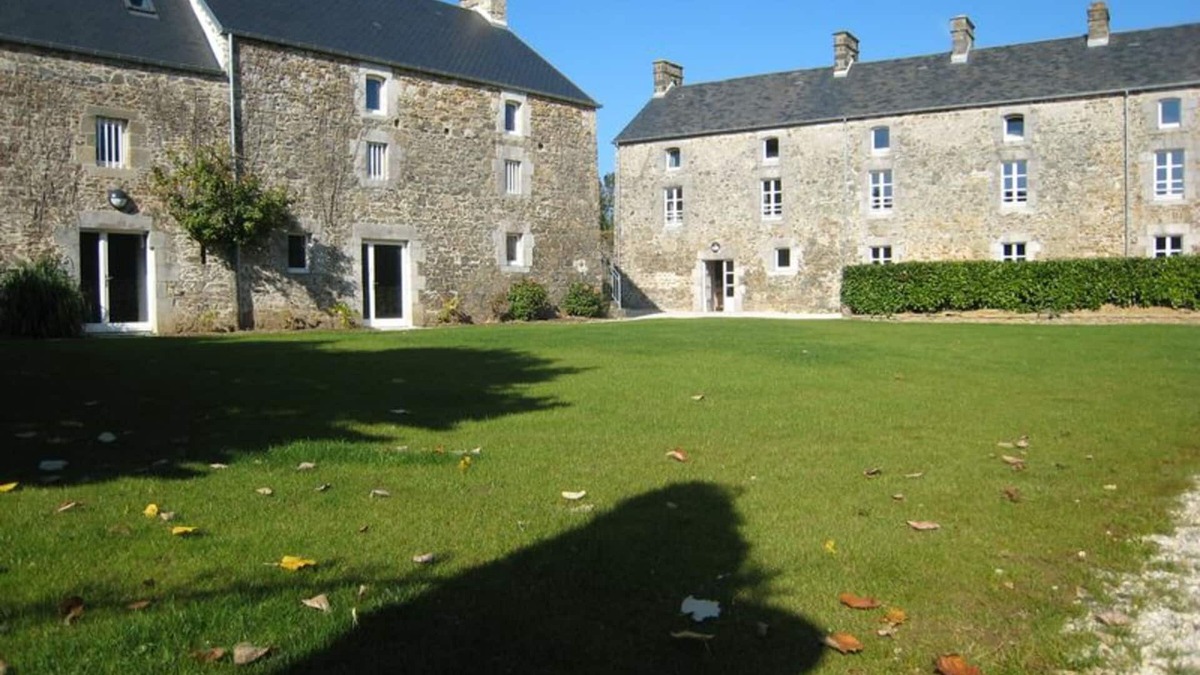 Tourville-sur-Sienne Cottage | Gite Tourville-sur-Sienne, 6 bedrooms, 12 persons