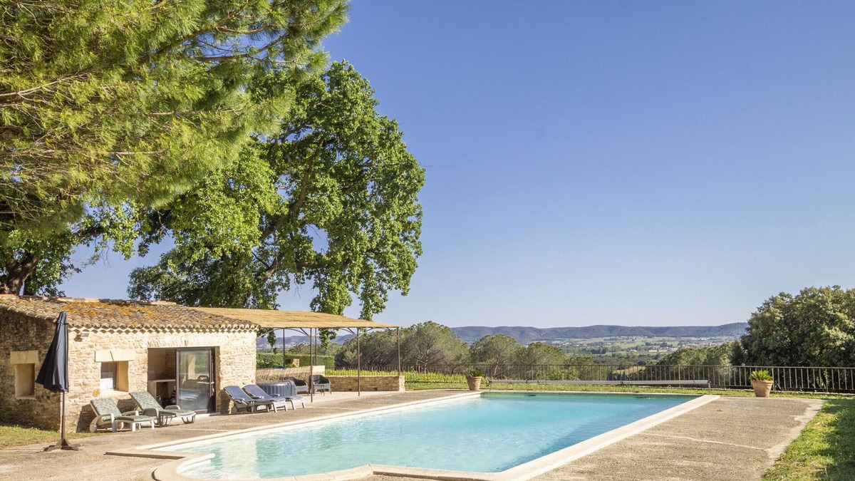 Tresques House | Gîte Tresques - charming and rural holiday home in Tresques, Gard, France