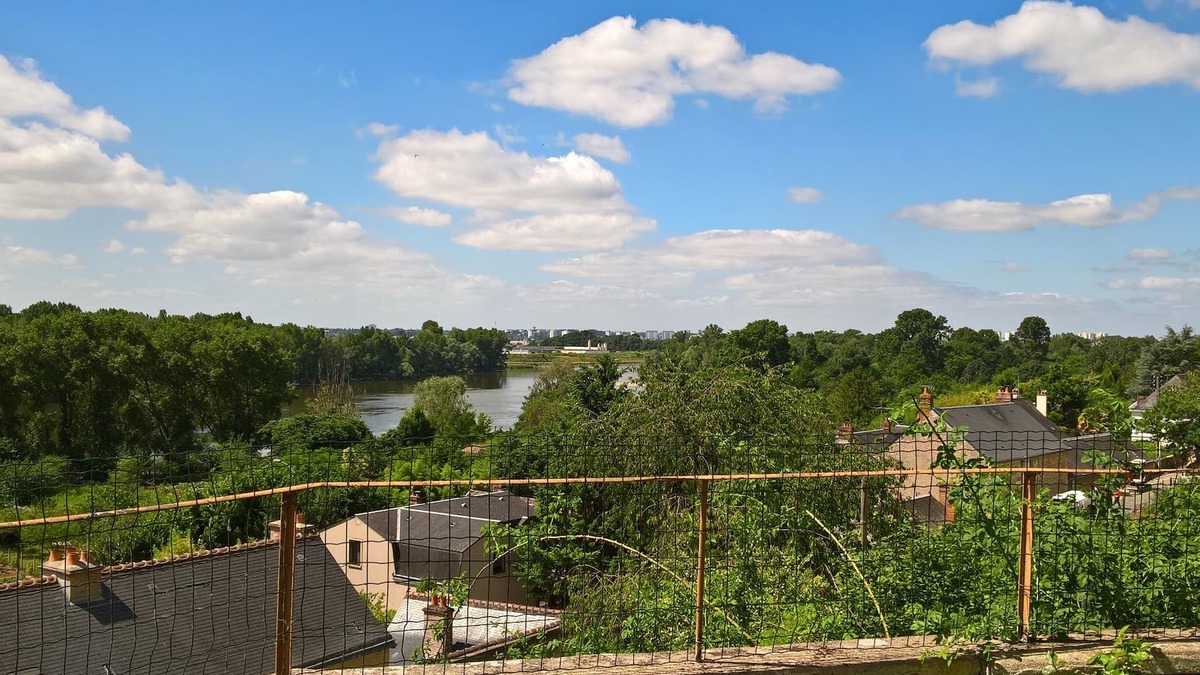 Rochecorbon Cottage | Gite Troglodyte Atypique - Garden Suite, Loire view - near the castles