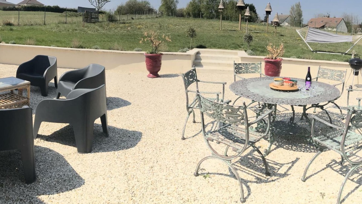 Vallieres-les-Grandes Cottage | Gite Vallières-les-Grandes, 3 bedrooms, 6 persons