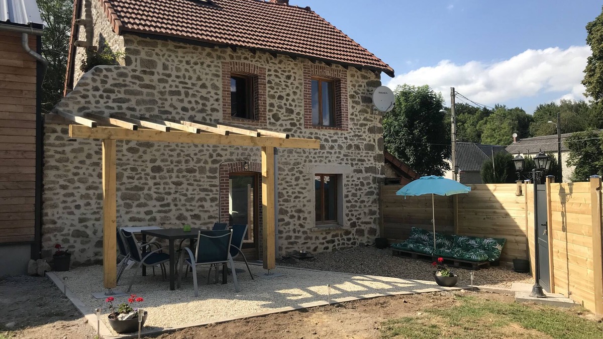 Ceyroux House | Gite w/Private Lake - 80Acres/NatureTrails/PetsOK