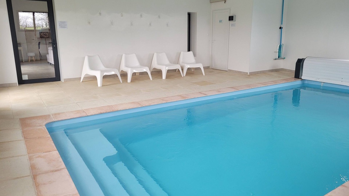 Le Loroux-Bottereau House | Gîte with heated indoor pool all year round