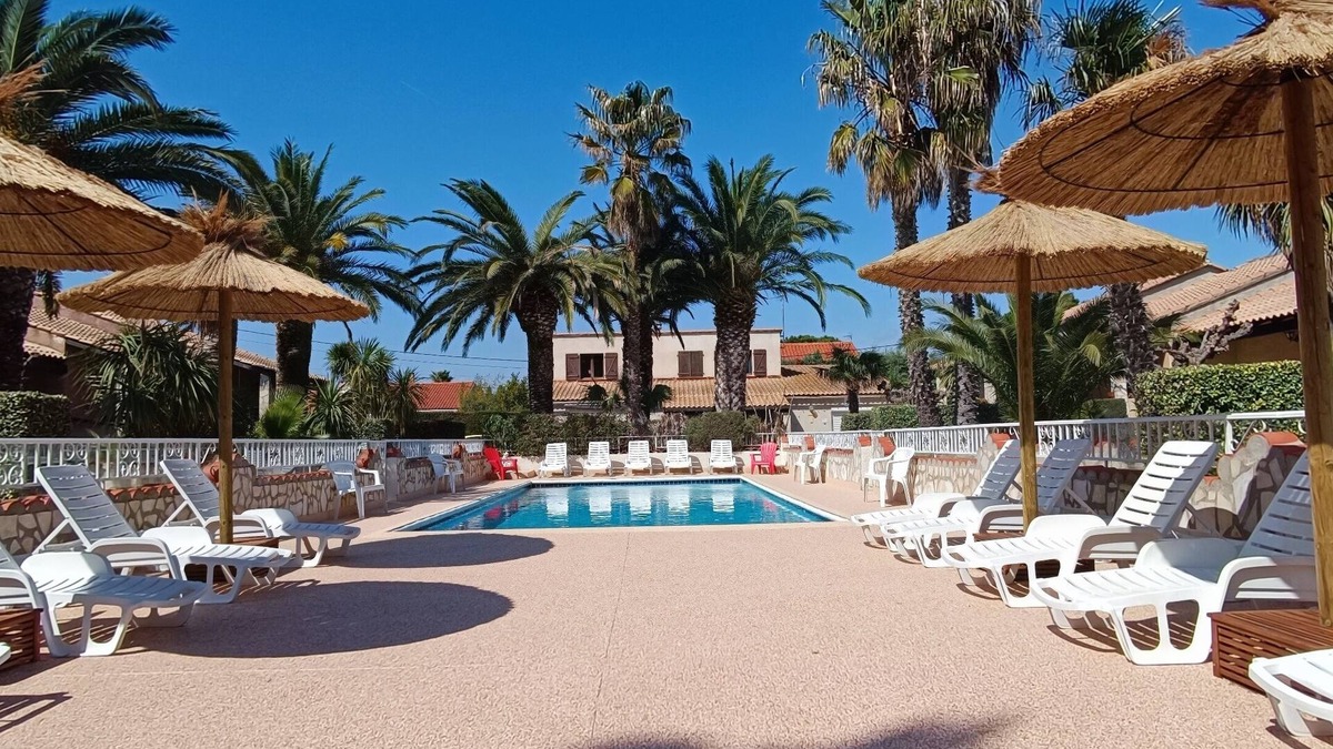 Roquefort-des-Corbieres House | Gitelacapelle with 2 swimming pool bedrooms, 10mm from wild beaches, tropical setting .