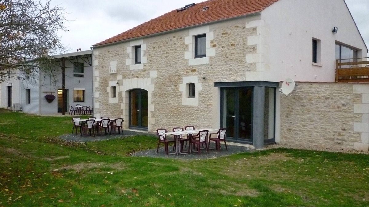 Saint-Andre-de-Lidon Apartment | Gîtes any comfort. spa access, wifi, air conditioning, all renovated