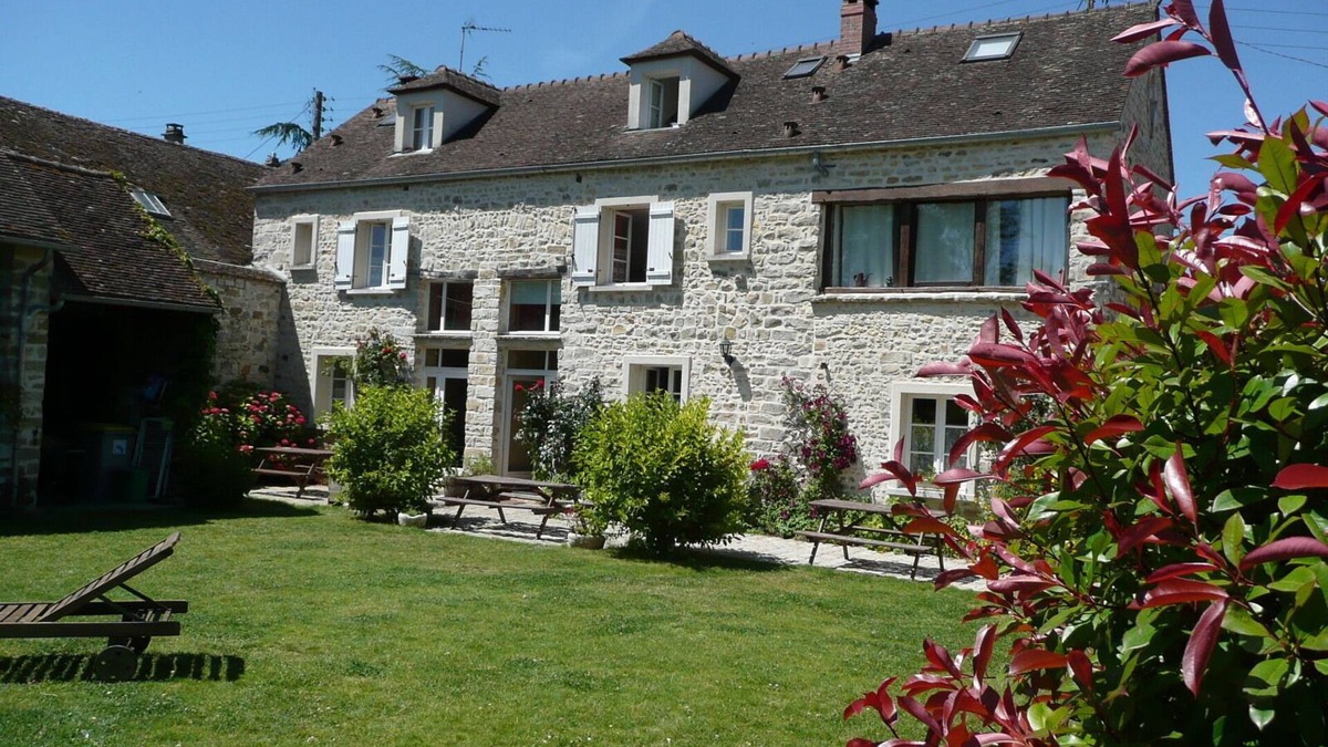Recloses Cottage | Gites daffodils, very large capacity, near Fontainebleau