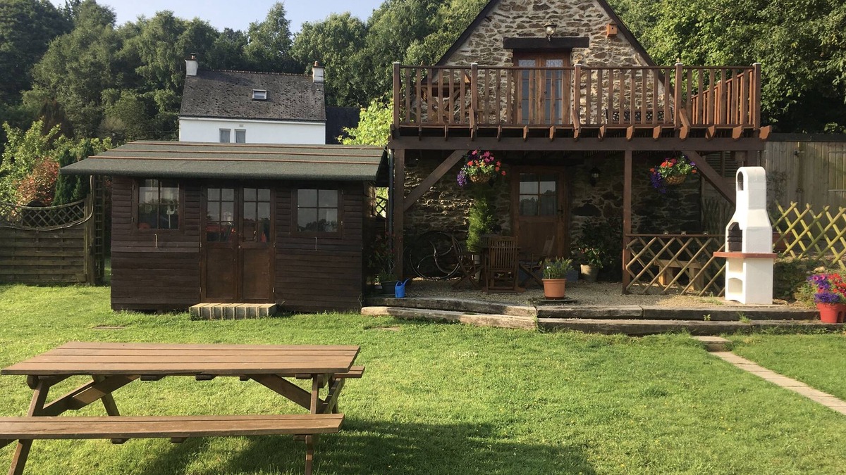 Camors Ski Chalet | Gites de Camors - Cider Press Sleeps 4/5 (2 Bedrooms)