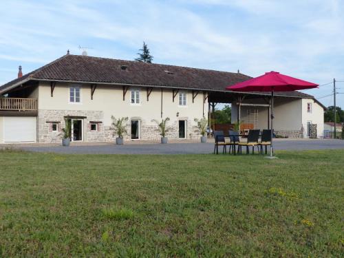 Domsure House | Gites Domaine de la Rochere