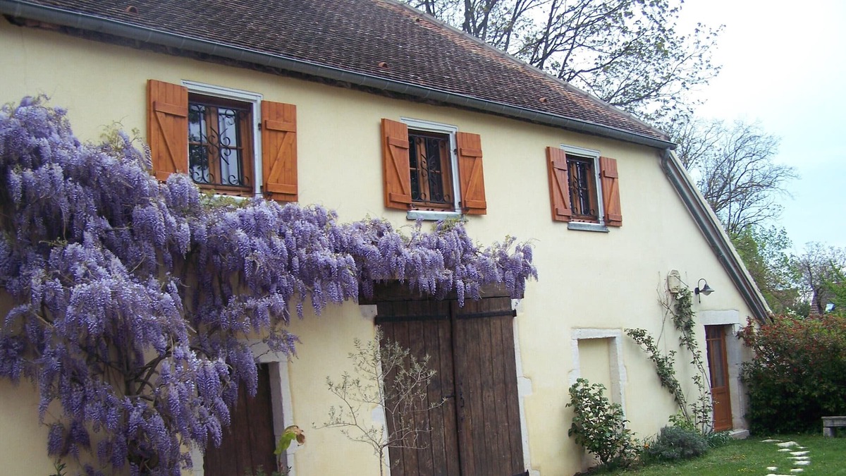 Givry Hotel | Givry Bed and breakfast in a peaceful setting on the Chalonnaise coast