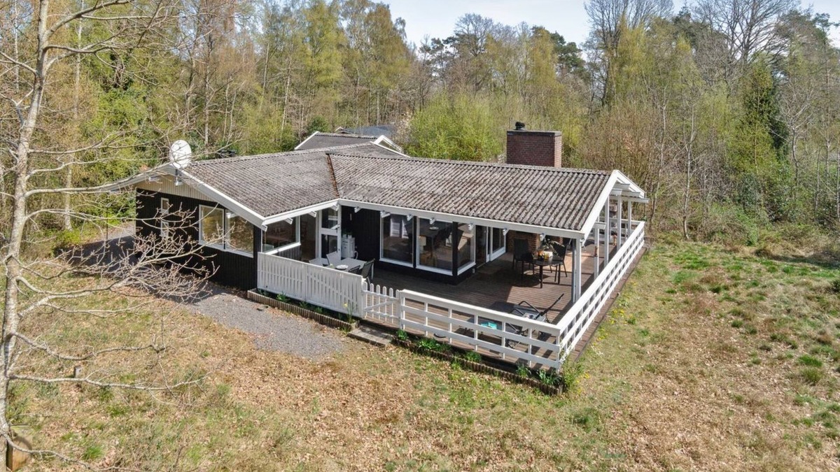Ronne House | "Gjertrud" - 1km from the sea by Interhome