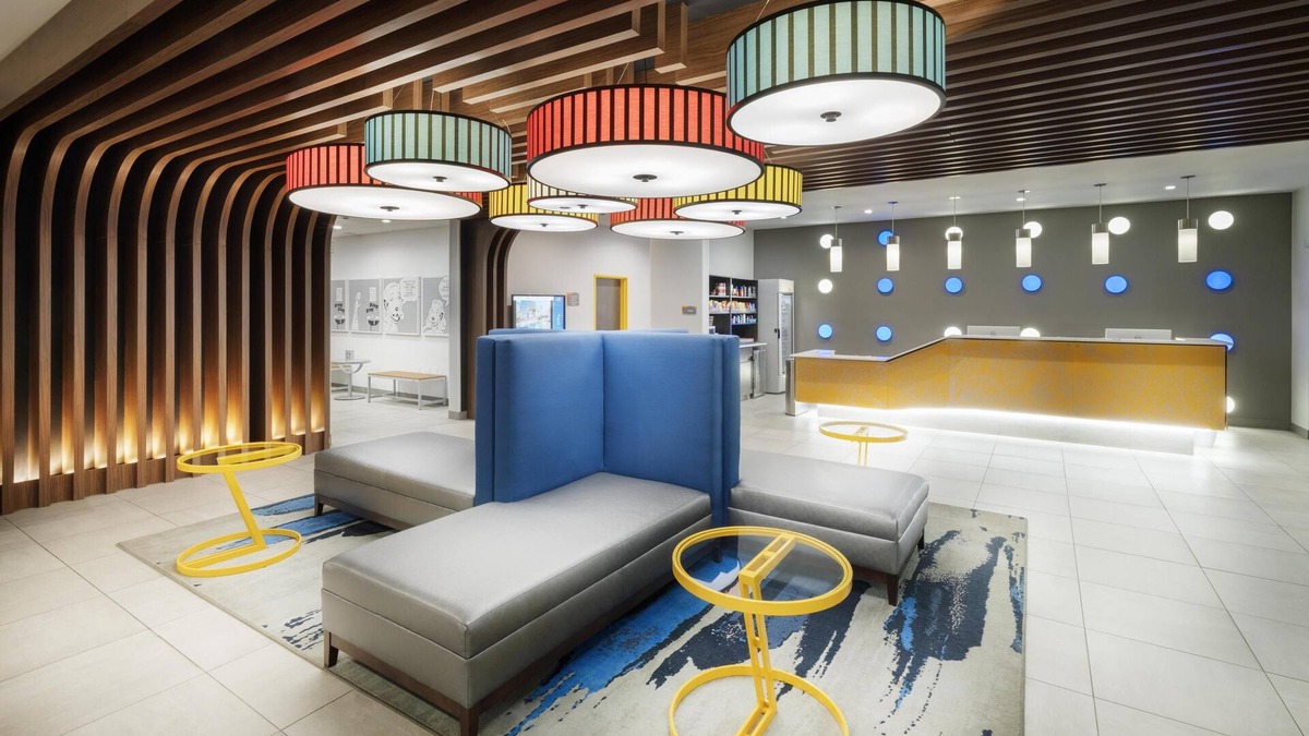 Tulsa Hotel | GLō Best Western Tulsa East Route 66