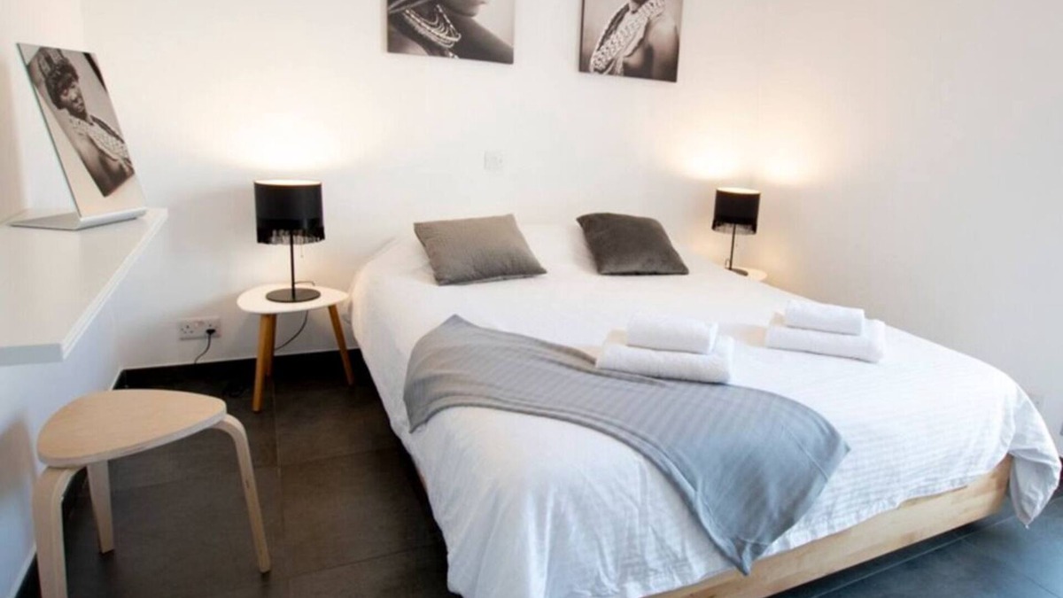 Lykabittos Apartment | Glabur Stays - The Amazing 1-Bedroom, City Center