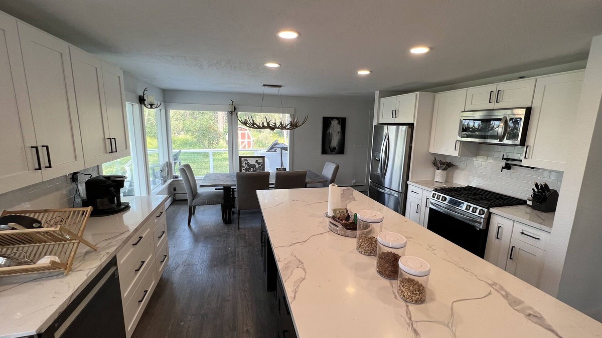 Kalispell House | Glacier Farm House w/convenience. Pet-friendly