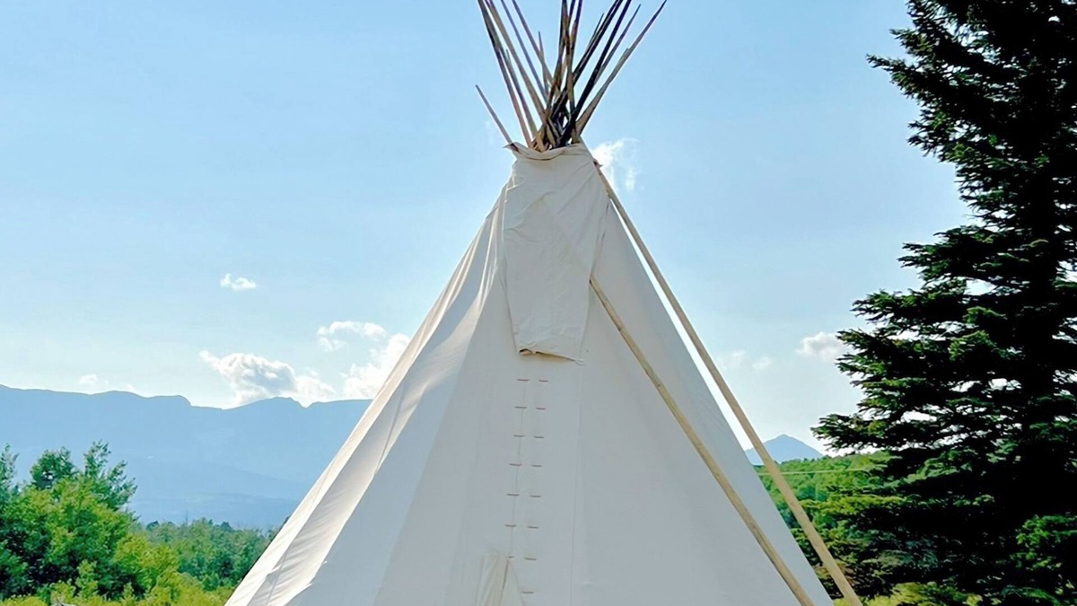 Browning RV Rental | Glacier Grizzly Resort - Glamping
