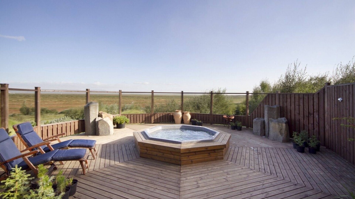 Blaskogabyggd Cabin | Glacier Lookout Lodge - Golden Circle