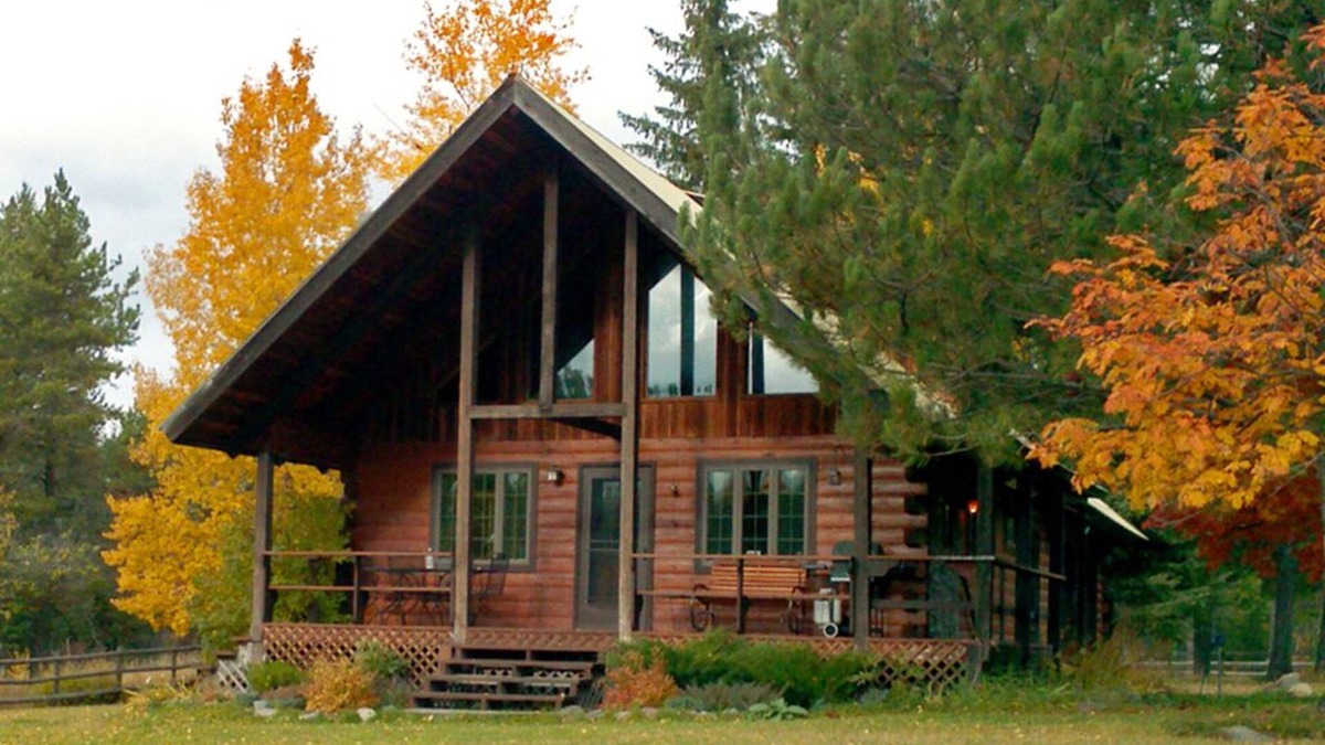 Coram Cabin | Glacier Retreat Overlooking a 27-Acre Pond