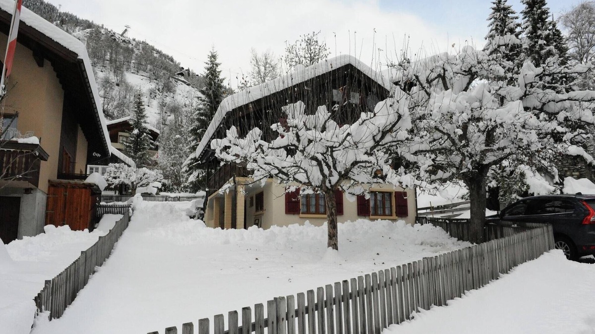 Blatten bei Naters Apartment | Glacier Views & Ski Trails