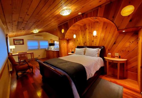 Stanardsville House | Glade Cottage at White Lotus Eco Spa Retreat