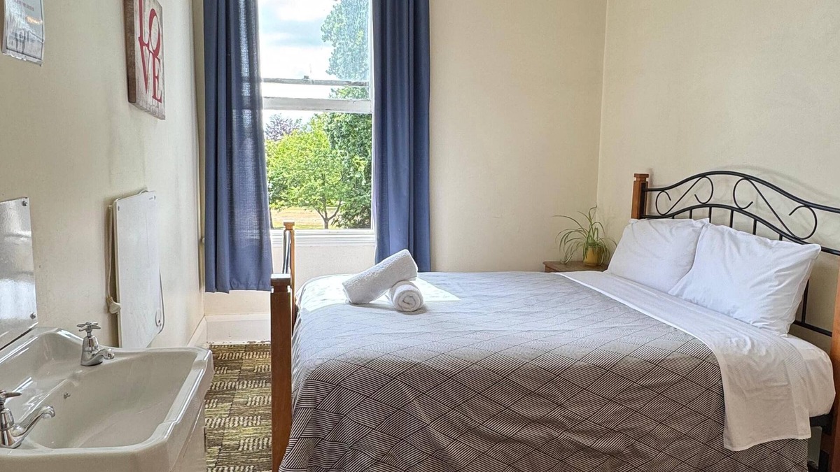 Fairlie Hostel | Gladstone Grand Hotel