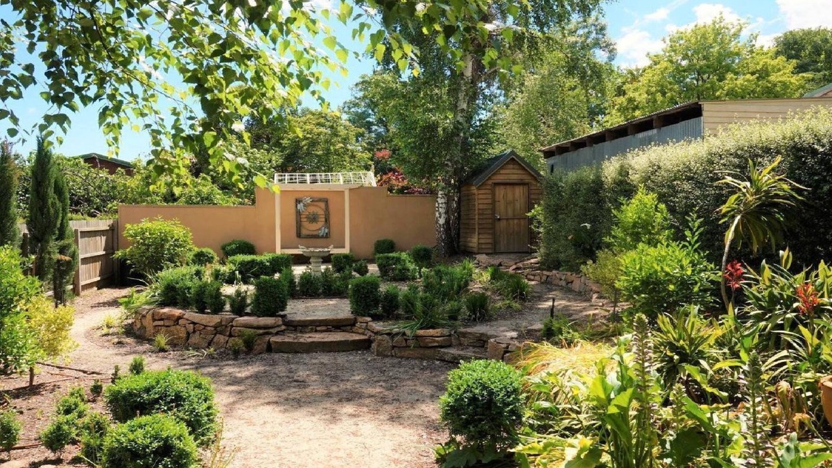 Beechworth Cottage | Gladstone House - quaint and short walk into town