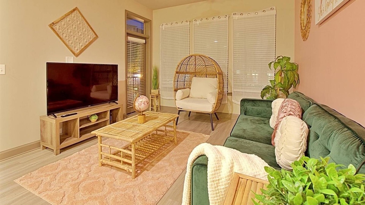Loring Heights Apartment | Glam Boho Vibez in Atlantic Station/Midtown