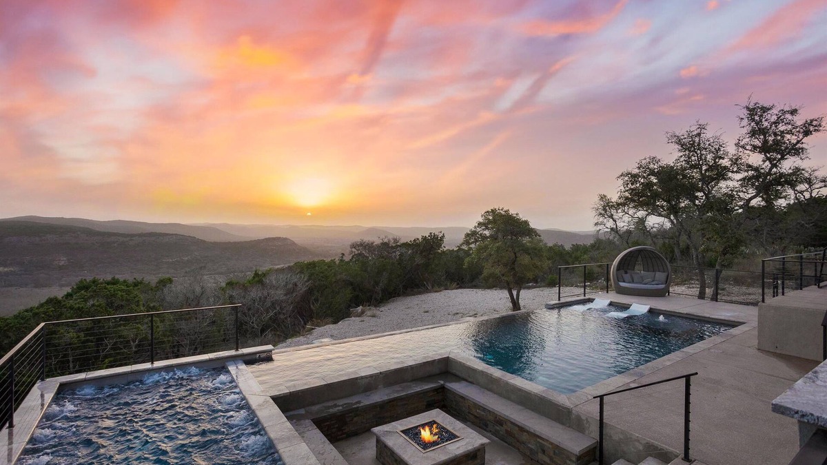 Concan House | Glam Luxury Home by Frio River! Heated Infinity Pool Firepit Huge Hot Tub Views