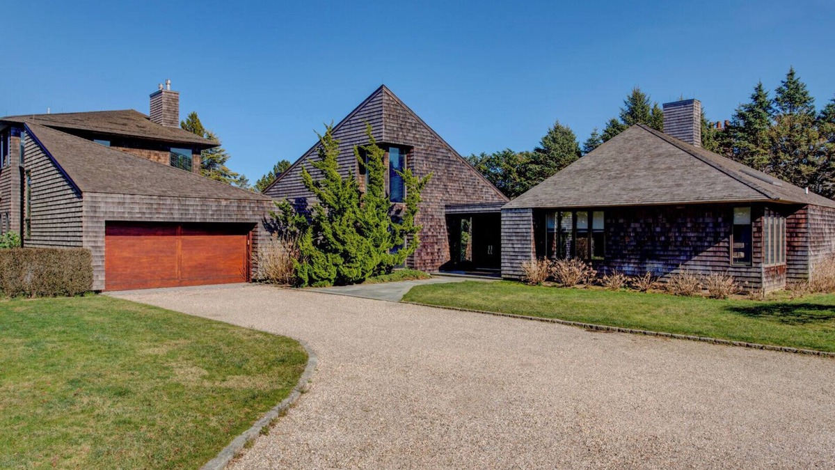 Sagaponack House | Glam-style home with private pool, open-floor plan, floor-to-ceiling.