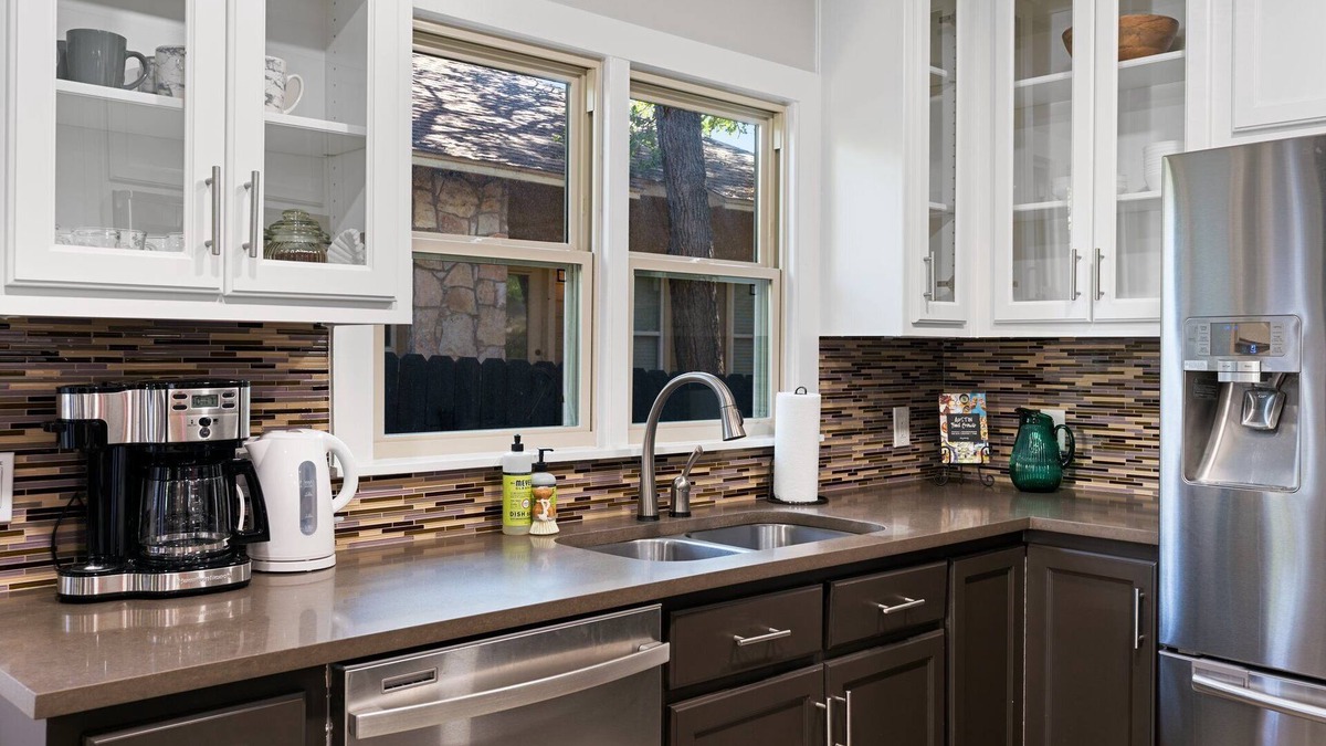 Cherrywood House | Glamorous Bungalow- 5 min to DT Austin