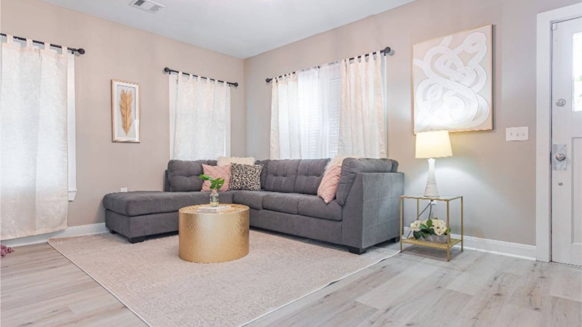 Bryan House | Glamorous Renovated Home in Historic Bryan